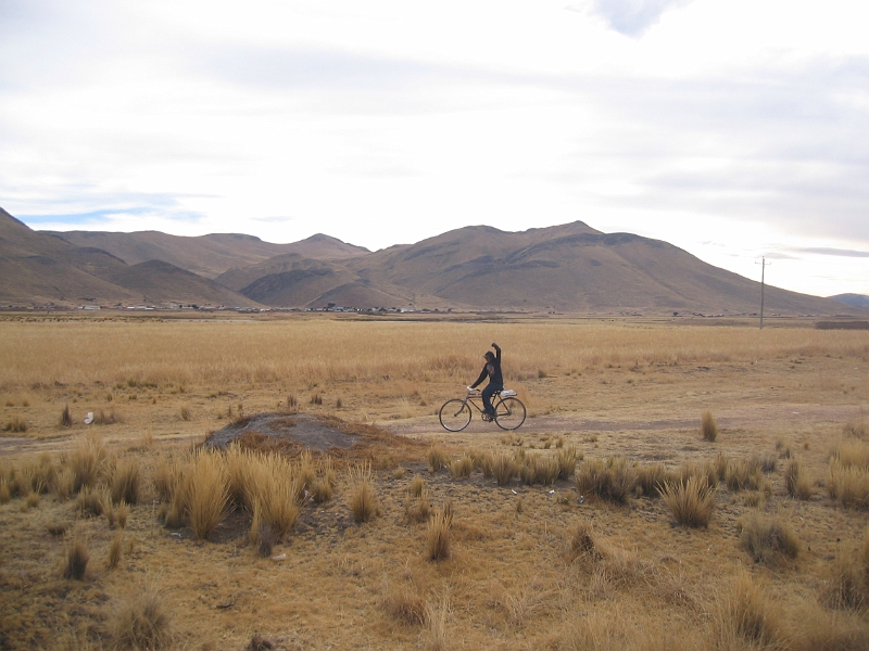 0806140024.JPG - Day 8, Saturday, June 14, enroute from Cuzco to Puna.