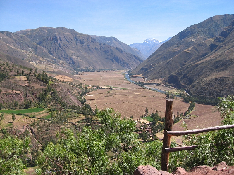 0806080009.JPG - Day 2, June 8, Urubamba River Valley, enroute from Cuzco to Pisac
